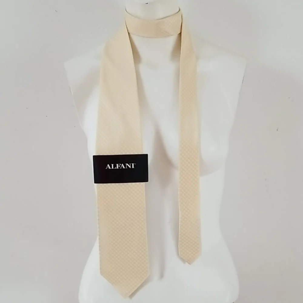 NWT Alfani Silk Gold Cream box pattern tie